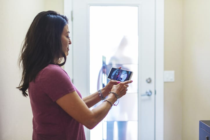 Faulty video doorbells compromise home security